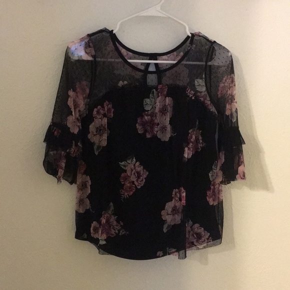 Black flower top - Picture 3 of 4